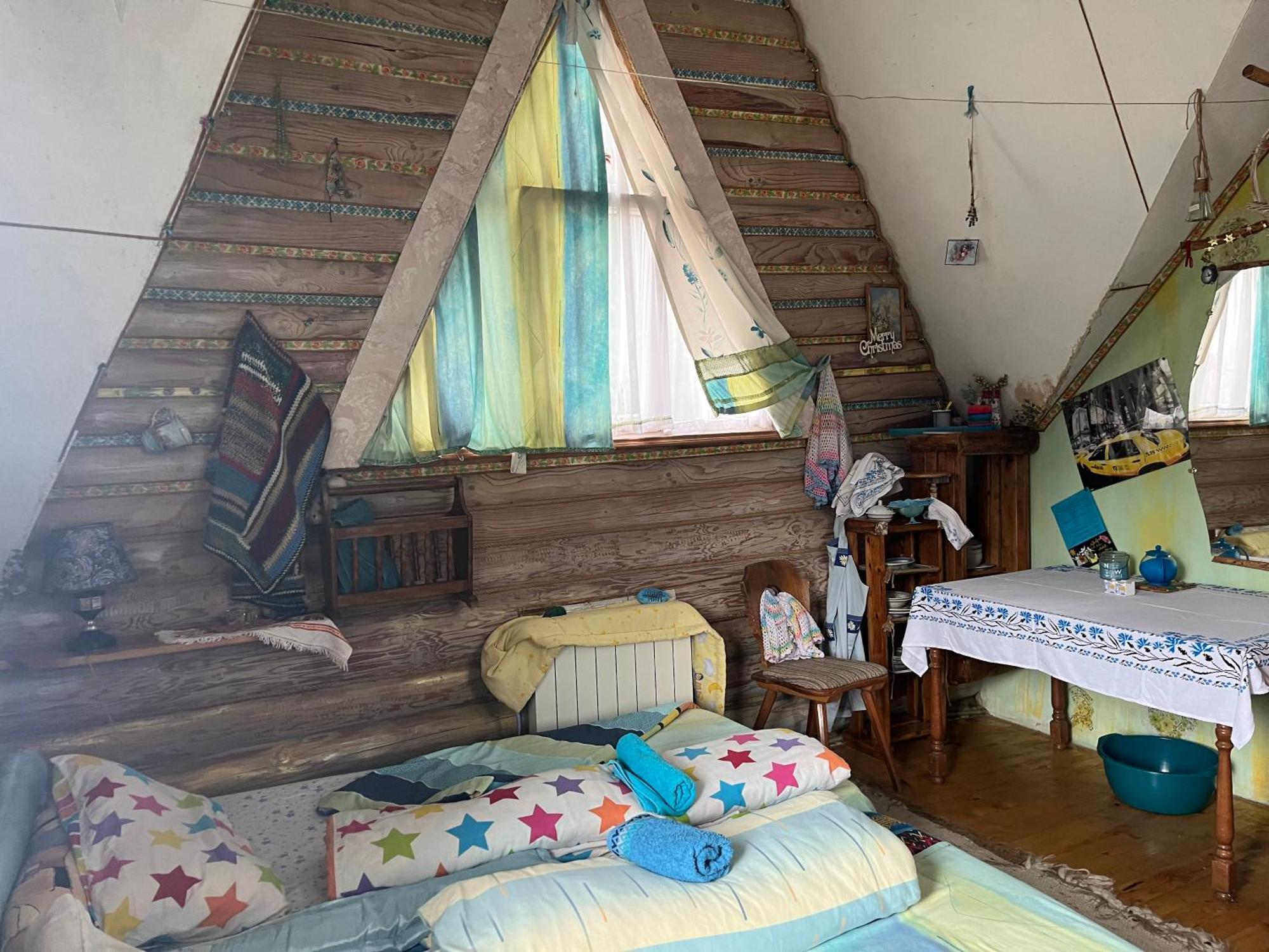 Hotel Piatkovskiy Pilipets Bagian luar foto